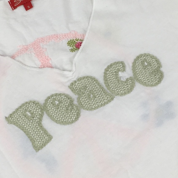 Boho Style V-Neck Cap Sleeve Peace Embroidered Top - Picture 2 of 4